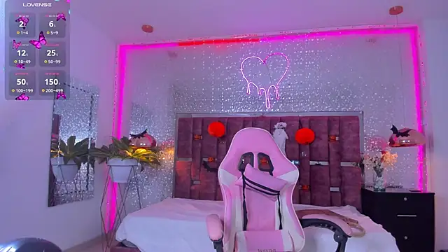 Snapshot of KylieVictoria chatting on October 23, 2025, 4:55 am KylieVictoria online show from October 23, 2025, 4:55 am