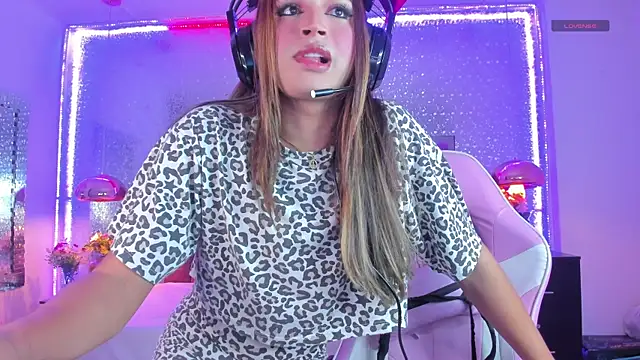 Snapshot of KylieVictoria chatting on December 3, 2025, 4:13 am KylieVictoria online show from December 3, 2025, 4:13 am