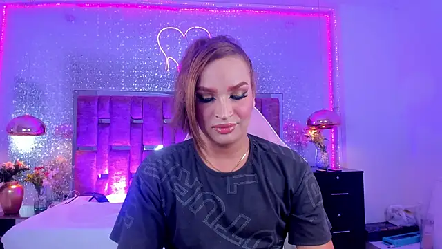 Snapshot of KylieVictoria chatting on November 30, 2025, 4:24 am KylieVictoria online show from November 30, 2025, 4:24 am