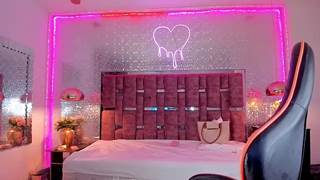 Snapshot of KylieVictoria chatting on November 3, 2025, 4:28 am KylieVictoria online show from November 3, 2025, 4:28 am