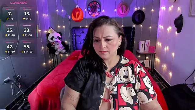 Snapshot of Ivonnee__ chatting on November 27, 2025, 7:31 am Ivonnee online show from November 27, 2025, 7:31 am