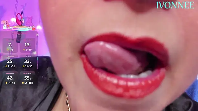 Snapshot of Ivonnee__ chatting on February 15, 2026, 11:42 am Ivonnee online show from February 15, 2026, 11:42 am