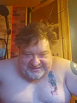 Snapshot of alienbunny chatting on February 11, 2025, 6:01 pm alienbunny online show from February 11, 2025, 6:01 pm