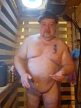 Snapshot of alienbunny chatting on February 28, 2025, 5:48 pm alienbunny online show from February 28, 2025, 5:48 pm