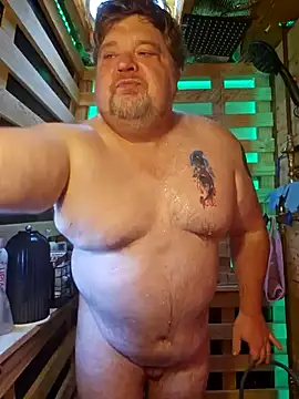 Snapshot of alienbunny chatting on February 8, 2025, 6:11 pm alienbunny online show from February 8, 2025, 6:11 pm