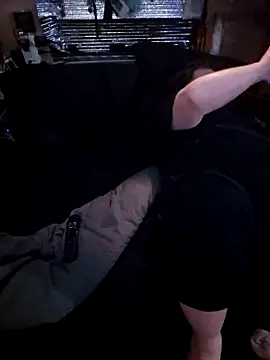 Snapshot of alienbunny chatting on February 18, 2025, 4:58 am alienbunny online show from February 18, 2025, 4:58 am