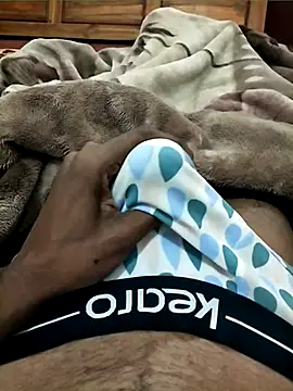 ravi707984 online show from December 14, 2025, 12:33 pm