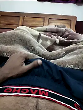 ravi707984 online show from December 1, 2025, 5:14 pm