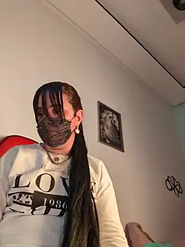 Lina lolo online show from December 16, 2025, 6:23 pm