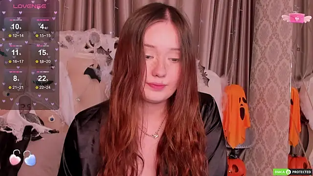 MiriaamWhite online show from October 19, 2025, 4:04 am
