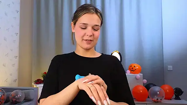 Snapshot of EthalGold chatting on October 28, 2025, 2:56 am EthalGold online show from October 28, 2025, 2:56 am