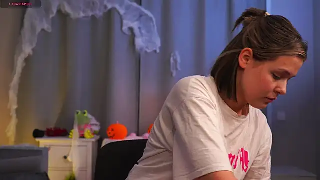 Snapshot of EthalGold chatting on November 7, 2025, 3:00 am EthalGold online show from November 7, 2025, 3:00 am