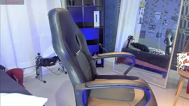  maria foxx  online show from December 22, 2025, 11:16 pm