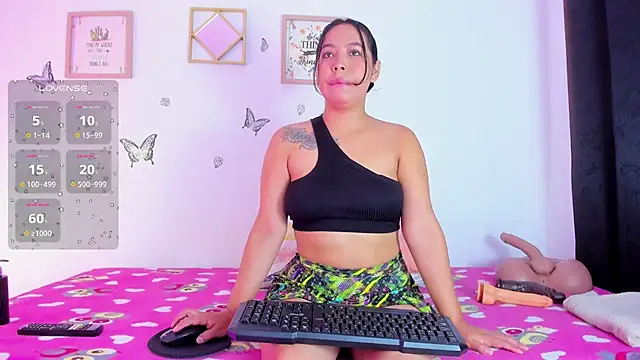 EmmaRogers online show from October 27, 2025, 3:02 pm