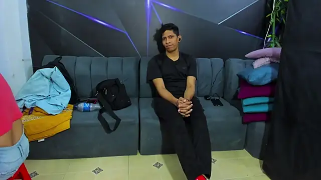 playsgirlhot online show from December 17, 2025, 11:21 pm