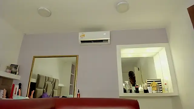 KarlaBelluci online show from March 14, 2025, 5:24 pm