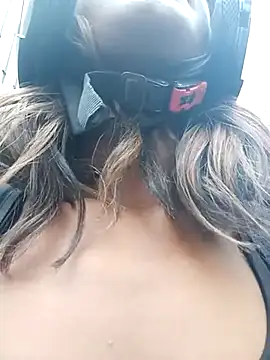 KarlaBelluci online show from March 3, 2025, 7:07 pm