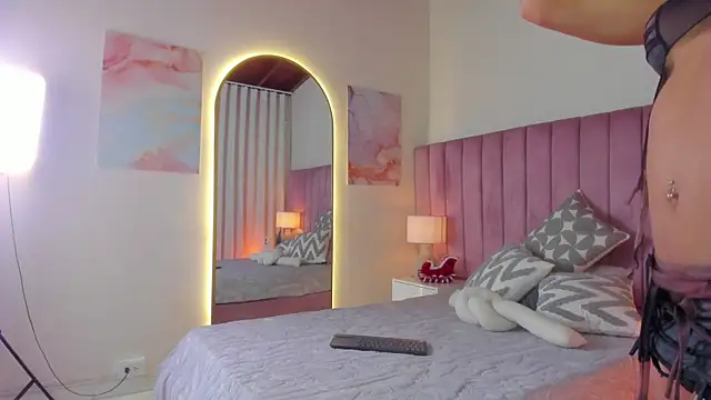 Snapshot of Aleja_arango1 chatting on December 22, 2025, 9:15 pm Aleja arango1 online show from December 22, 2025, 9:15 pm