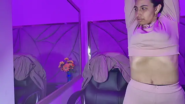 Snapshot of Tammy_Blackk chatting on November 18, 2025, 3:43 am Tammy Blackk online show from November 18, 2025, 3:43 am