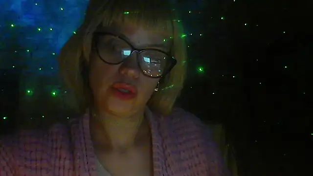 Snapshot of iva_spirit chatting on November 7, 2025, 1:21 am iva spirit online show from November 7, 2025, 1:21 am