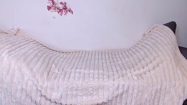 bellaa love  online show from March 17, 2026, 12:02 am