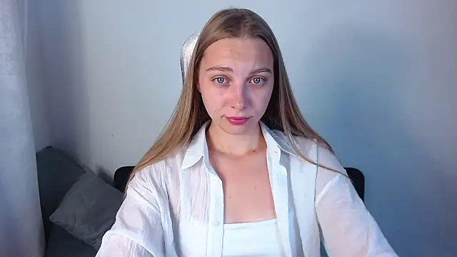 bellaa love  online show from July 15, 2026, 12:17 am