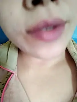 Snapshot of Anki-doll chatting on November 28, 2025, 5:40 am Anki-doll online show from November 28, 2025, 5:40 am