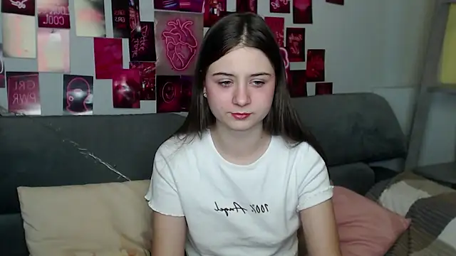 Snapshot of MilanaRoza chatting on October 24, 2025, 5:17 am MilanaRoza online show from October 24, 2025, 5:17 am