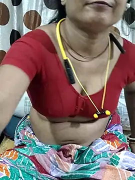 yoursweety09 online show from May 19, 2026, 6:53 am