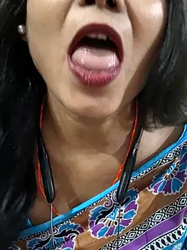 Snapshot of yoursweety09 chatting on November 3, 2025, 8:40 am yoursweety09 online show from November 3, 2025, 8:40 am