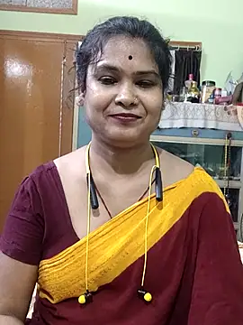 yoursweety09 online show from May 17, 2026, 5:51 am
