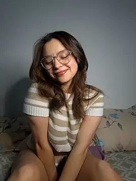 AngelMoore  online show from February 25, 2025, 11:59 pm