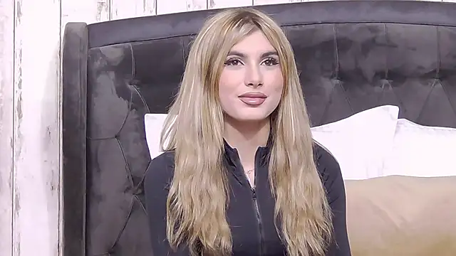 Snapshot of AnisiaConnor chatting on October 2, 2025, 6:22 pm AnisiaConnor online show from October 2, 2025, 6:22 pm