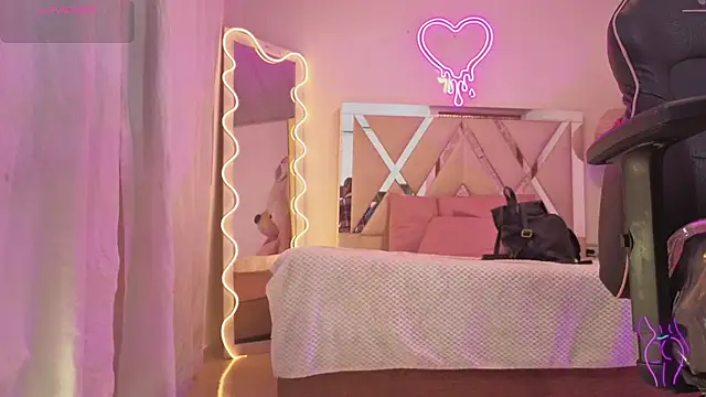 Snapshot of Laylafoxy_tay chatting on November 15, 2025, 3:32 am Laylafoxy tay online show from November 15, 2025, 3:32 am