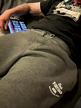 Snapshot of Dan8736 chatting on December 2, 2025, 8:10 pm Dan8736 online show from December 2, 2025, 8:10 pm