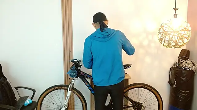 Reiko 85  online show from November 28, 2025, 2:28 pm