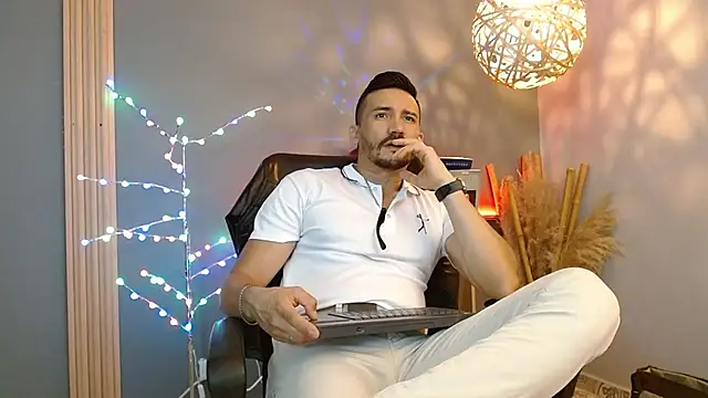 Reiko 85  online show from March 28, 2026, 7:26 pm