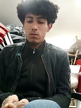 Snapshot of alexander32r chatting on September 26, 2025, 3:30 pm alexander32r online show from September 26, 2025, 3:30 pm