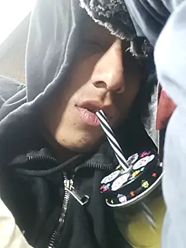 Snapshot of alexander32r chatting on September 24, 2025, 3:24 am alexander32r online show from September 24, 2025, 3:24 am