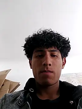 Snapshot of alexander32r chatting on September 15, 2025, 5:57 pm alexander32r online show from September 15, 2025, 5:57 pm