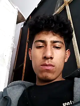 Snapshot of alexander32r chatting on November 26, 2025, 9:04 pm alexander32r online show from November 26, 2025, 9:04 pm