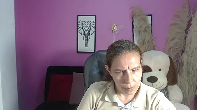 Milf karlye online show from October 30, 2025, 2:32 am