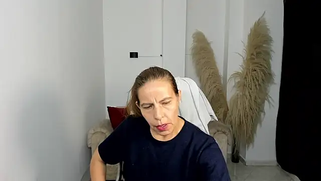 Milf karlye online show from March 18, 2026, 3:53 am