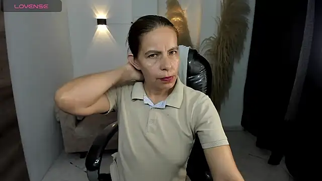 Milf karlye online show from March 1, 2026, 2:11 am