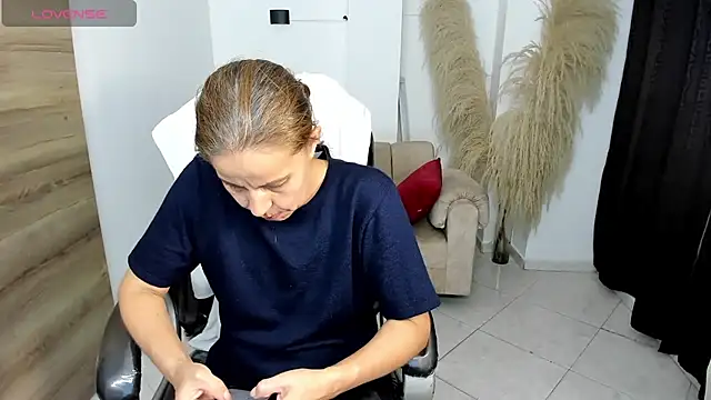 Milf karlye online show from February 15, 2026, 4:35 am