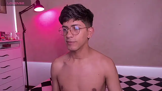 teobowny  online show from October 1, 2025, 12:42 pm