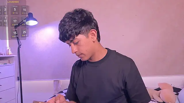 teobowny  online show from February 22, 2026, 7:48 pm