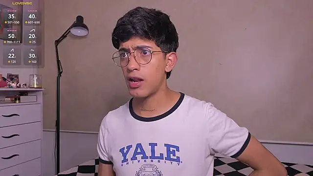 teobowny  online show from November 21, 2025, 2:32 am