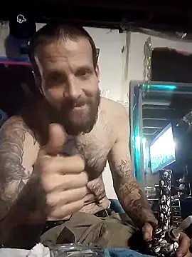 Snapshot of Whipit323 chatting on December 7, 2024, 5:32 am Whipit323 online show from December 7, 2024, 5:32 am