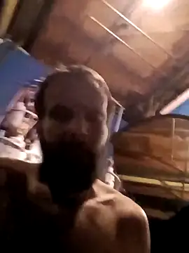 Snapshot of Whipit323 chatting on January 6, 2026, 5:22 am Whipit323 online show from January 6, 2026, 5:22 am